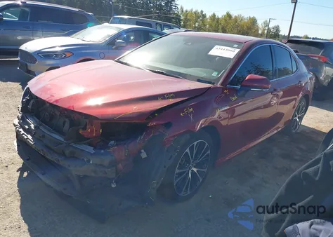 2020 Toyota Camry Xle Hybrid z USA, uszkodzony, nr VIN 4T1F31AK4LU016928